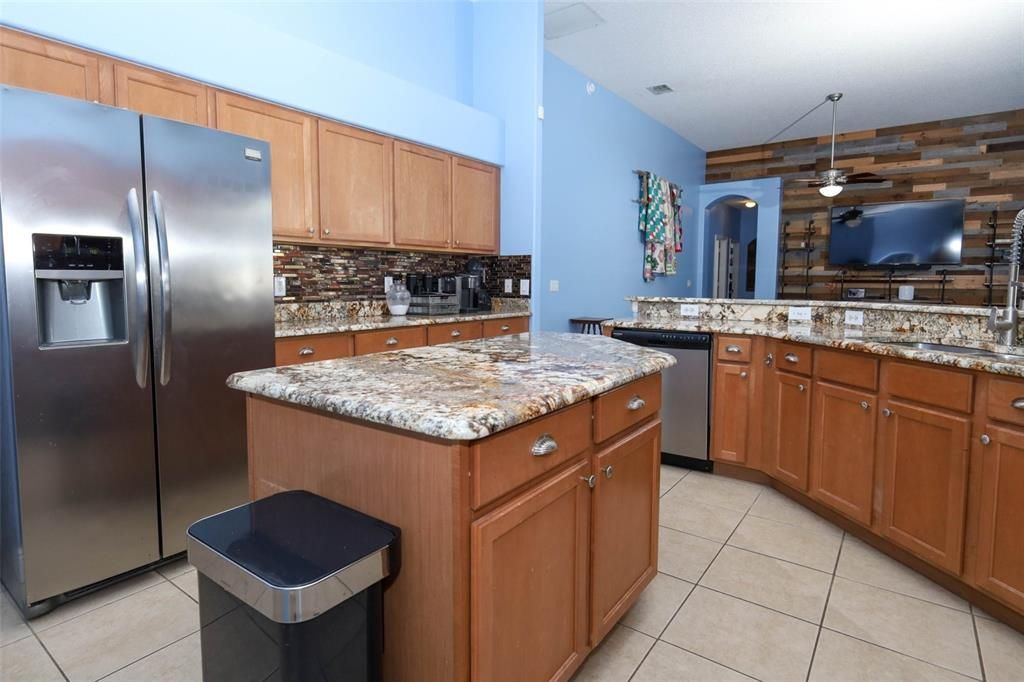 На продажу: $549,900 (5 спален, 3 ванн, 2879 Квадратных фут)