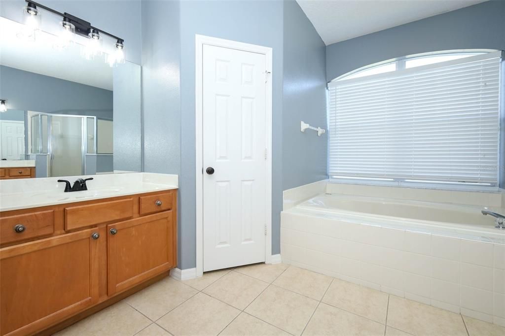 На продажу: $549,900 (5 спален, 3 ванн, 2879 Квадратных фут)