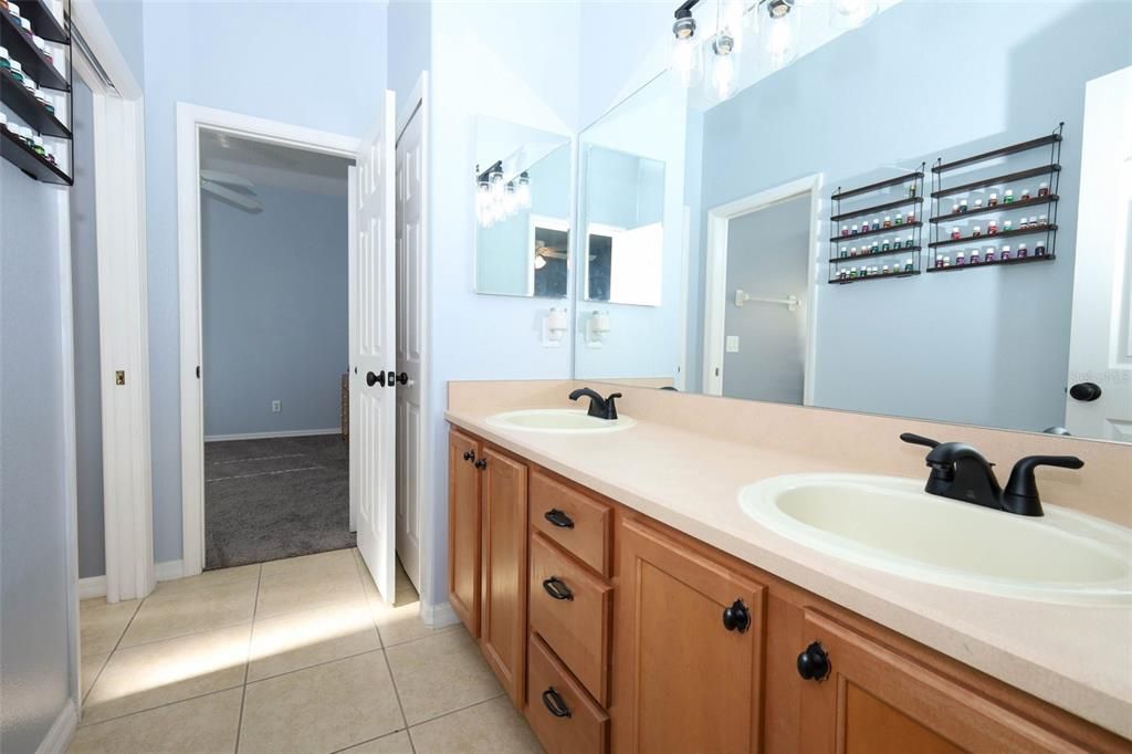 На продажу: $549,900 (5 спален, 3 ванн, 2879 Квадратных фут)