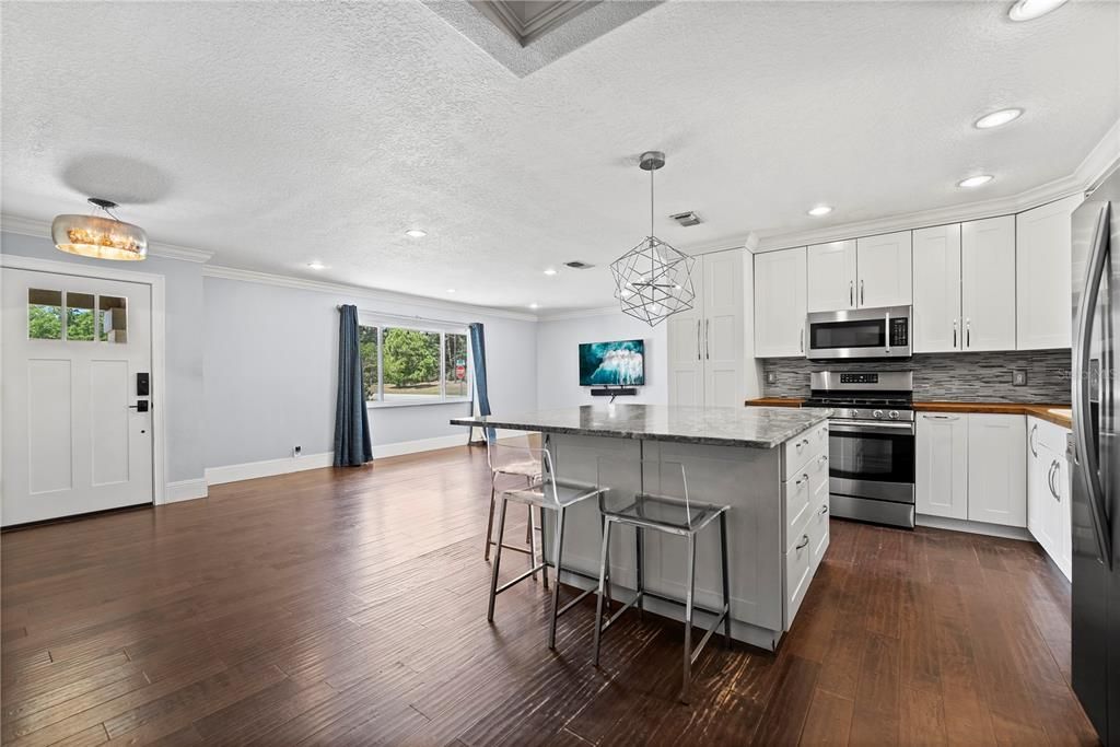 В аренду: $2,950 (4 спален, 2 ванн, 1793 Квадратных фут)