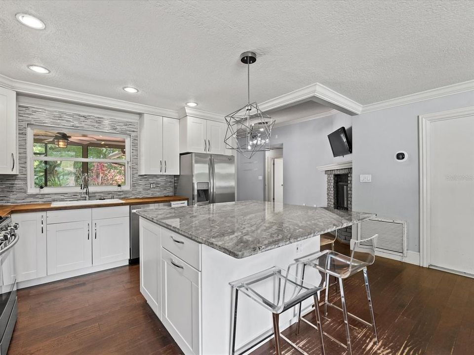 В аренду: $2,950 (4 спален, 2 ванн, 1793 Квадратных фут)