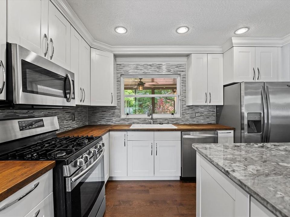 В аренду: $2,950 (4 спален, 2 ванн, 1793 Квадратных фут)