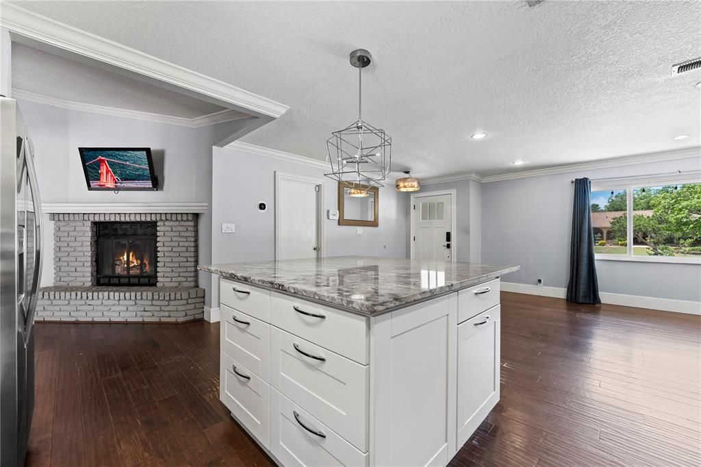 В аренду: $2,950 (4 спален, 2 ванн, 1793 Квадратных фут)