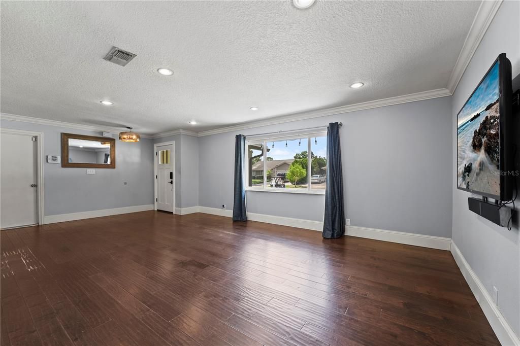 В аренду: $2,950 (4 спален, 2 ванн, 1793 Квадратных фут)