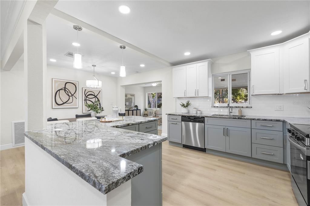 待售: $489,000 (2 贝兹, 2 浴室, 1342 平方英尺)