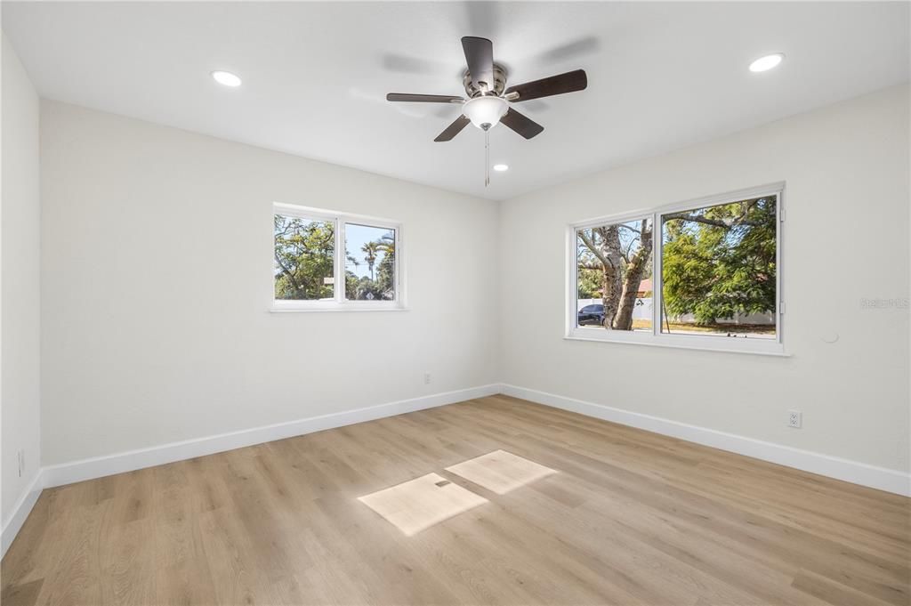 待售: $489,000 (2 贝兹, 2 浴室, 1342 平方英尺)