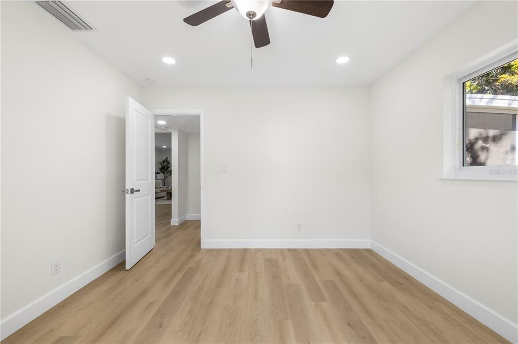 待售: $489,000 (2 贝兹, 2 浴室, 1342 平方英尺)