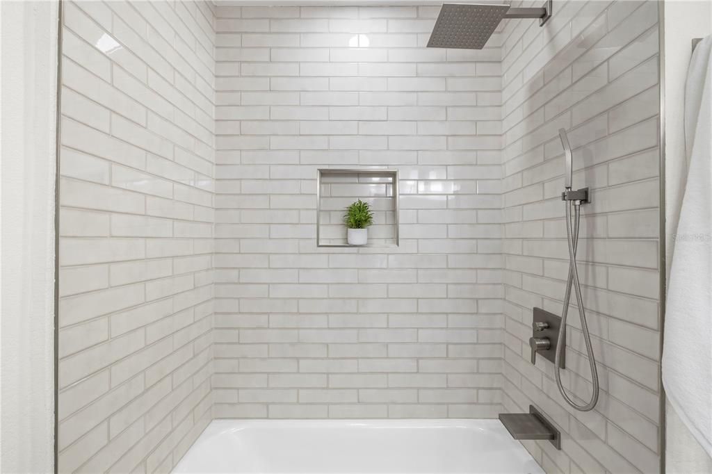 待售: $489,000 (2 贝兹, 2 浴室, 1342 平方英尺)