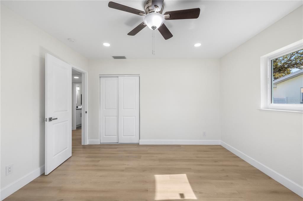 待售: $489,000 (2 贝兹, 2 浴室, 1342 平方英尺)