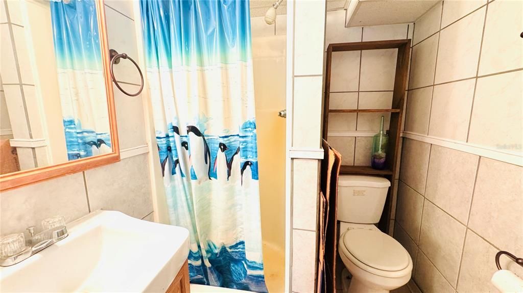 Active With Contract: $300,000 (3 beds, 2 baths, 1085 Square Feet)