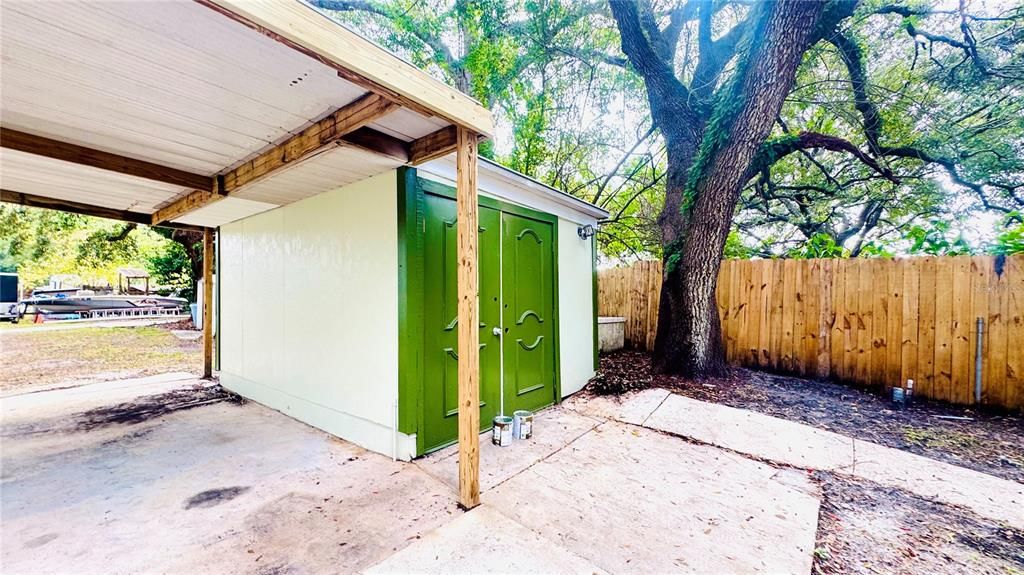 Active With Contract: $300,000 (3 beds, 2 baths, 1085 Square Feet)