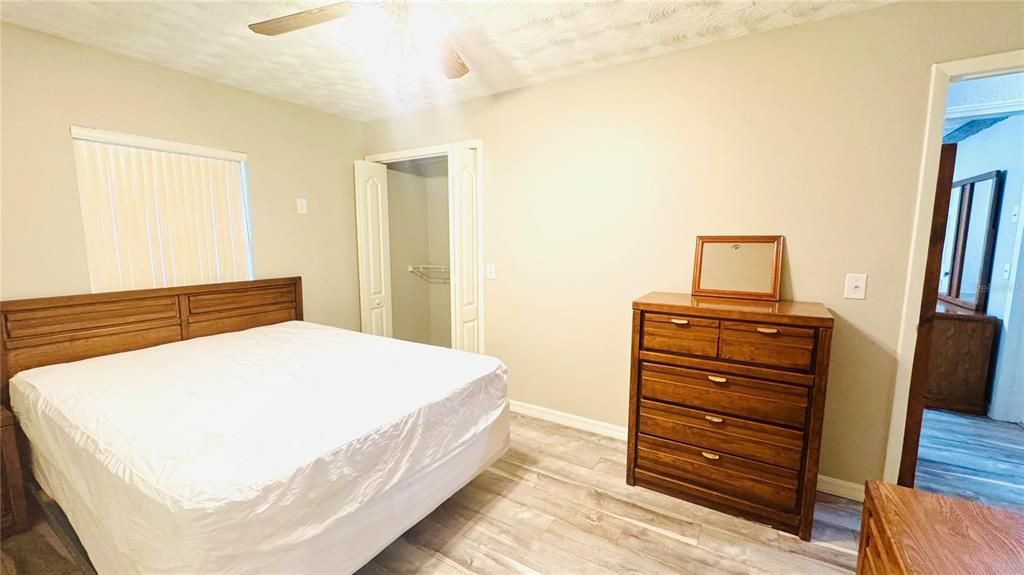 Active With Contract: $300,000 (3 beds, 2 baths, 1085 Square Feet)