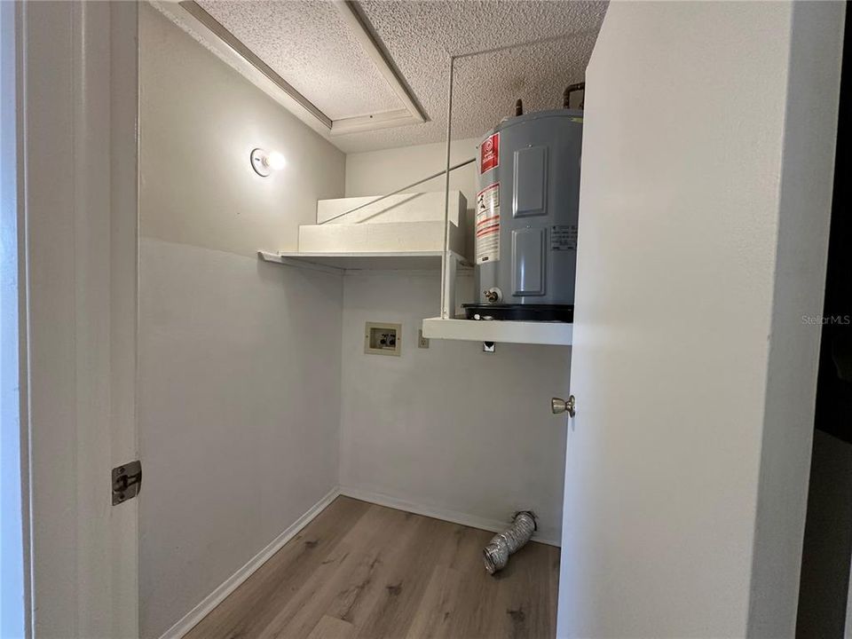 For Rent: $1,200 (2 beds, 2 baths, 960 Square Feet)