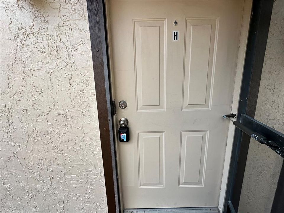 For Rent: $1,200 (2 beds, 2 baths, 960 Square Feet)