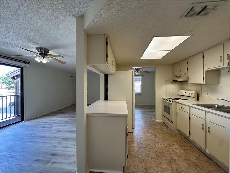 For Rent: $1,200 (2 beds, 2 baths, 960 Square Feet)