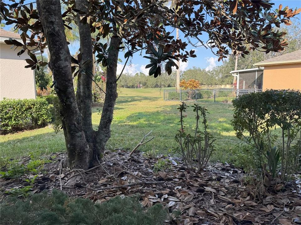 For Rent: $2,400 (3 beds, 2 baths, 2728 Square Feet)