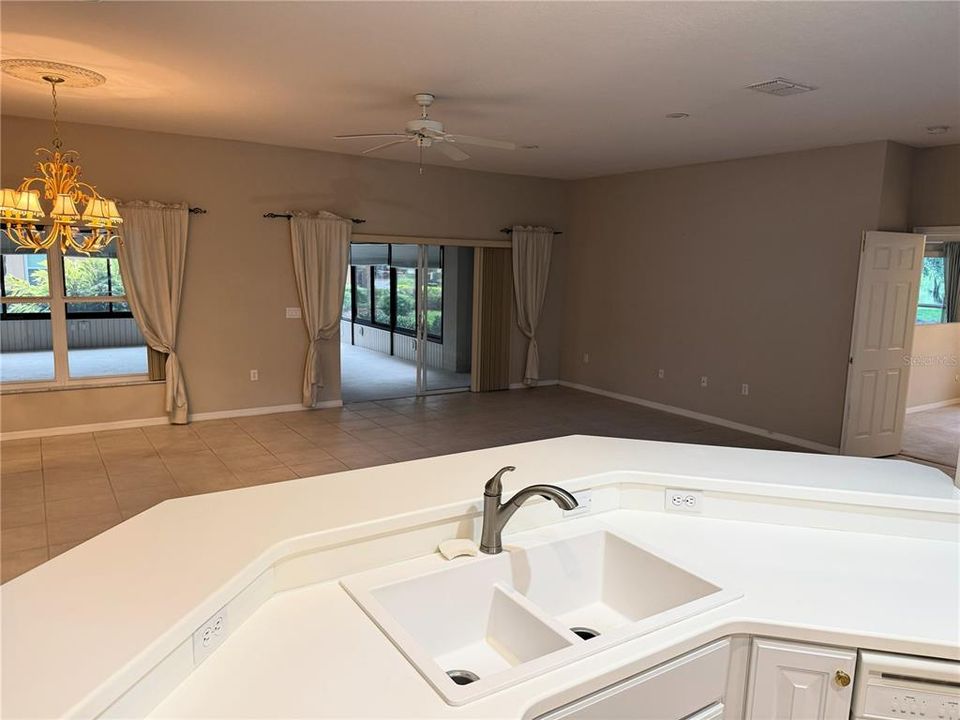 For Rent: $2,400 (3 beds, 2 baths, 2728 Square Feet)