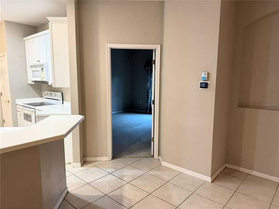 For Rent: $2,400 (3 beds, 2 baths, 2728 Square Feet)