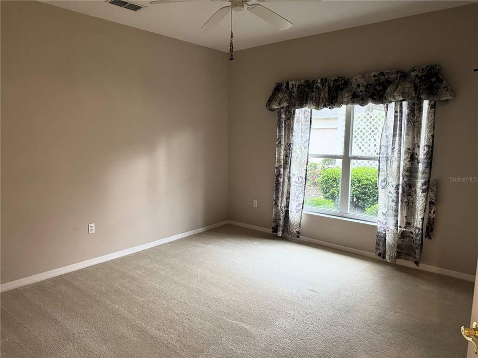 For Rent: $2,400 (3 beds, 2 baths, 2728 Square Feet)