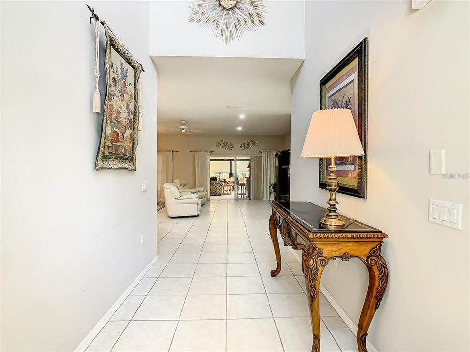 For Rent: $2,400 (3 beds, 2 baths, 2728 Square Feet)