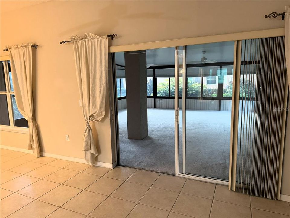 For Rent: $2,400 (3 beds, 2 baths, 2728 Square Feet)