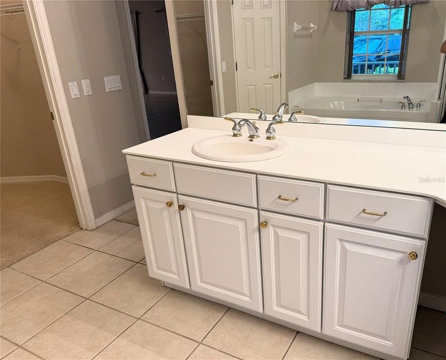 For Rent: $2,400 (3 beds, 2 baths, 2728 Square Feet)