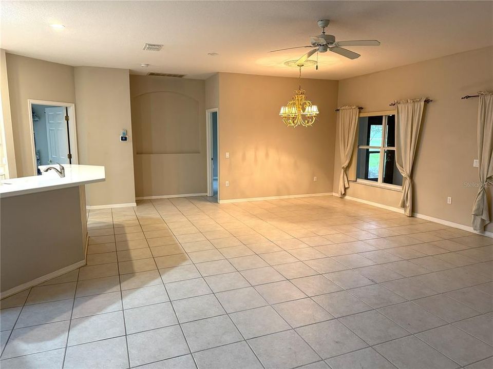 For Rent: $2,400 (3 beds, 2 baths, 2728 Square Feet)