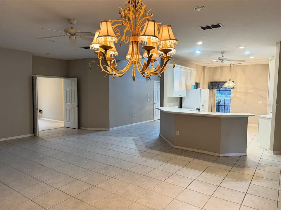 For Rent: $2,400 (3 beds, 2 baths, 2728 Square Feet)