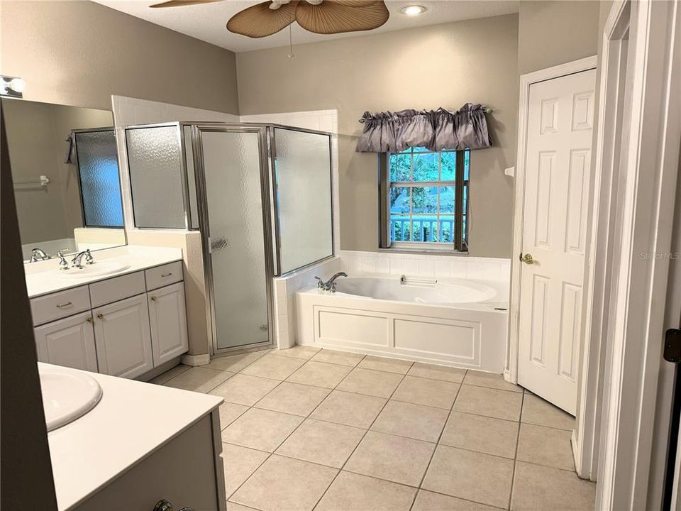 For Rent: $2,400 (3 beds, 2 baths, 2728 Square Feet)