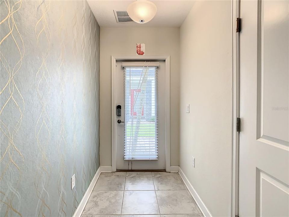 待售: $320,000 (3 贝兹, 2 浴室, 1388 平方英尺)