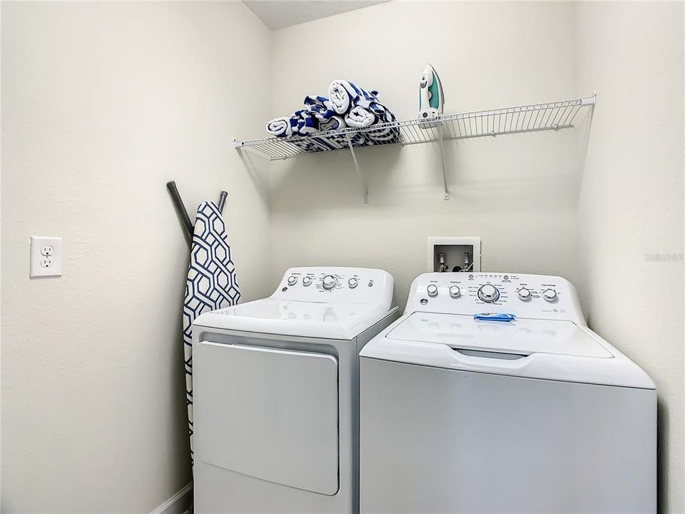 待售: $320,000 (3 贝兹, 2 浴室, 1388 平方英尺)