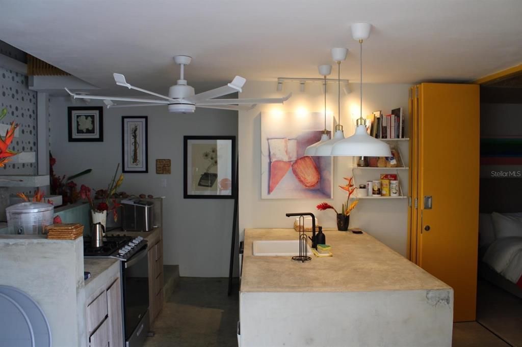 待售: $1,695,000 (6 贝兹, 6 浴室, 1871 平方英尺)