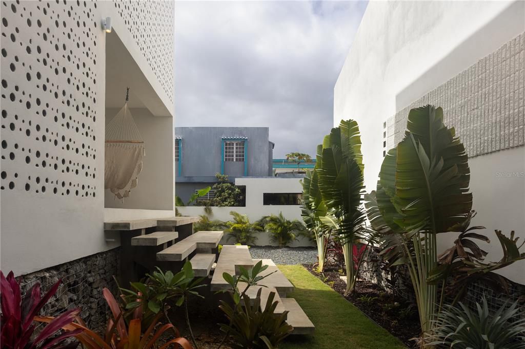 待售: $1,695,000 (6 贝兹, 6 浴室, 1871 平方英尺)