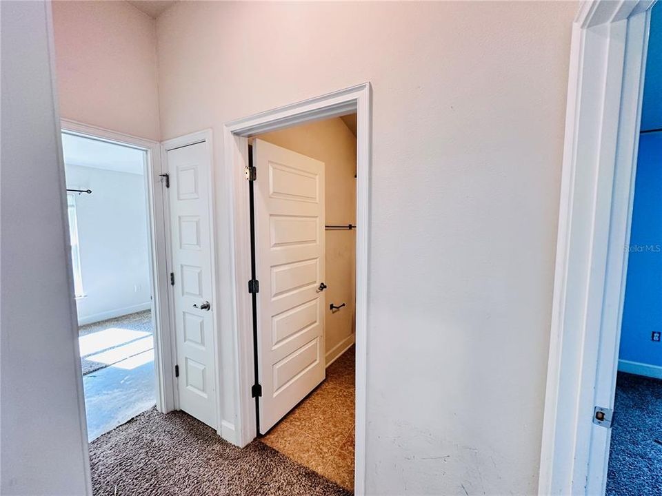 На продажу: $299,990 (4 спален, 2 ванн, 1840 Квадратных фут)