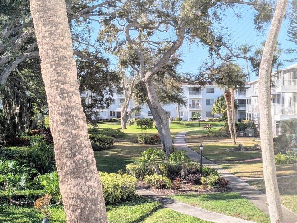 For Rent: $1,350 (1 beds, 1 baths, 576 Square Feet)