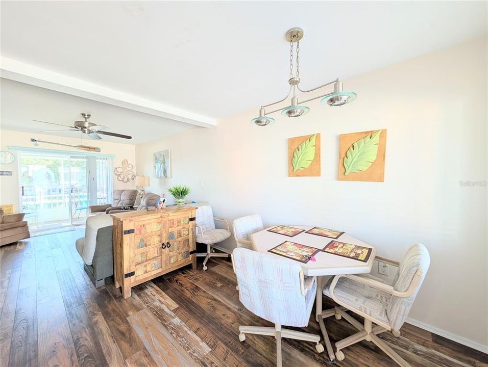 For Rent: $1,350 (1 beds, 1 baths, 576 Square Feet)