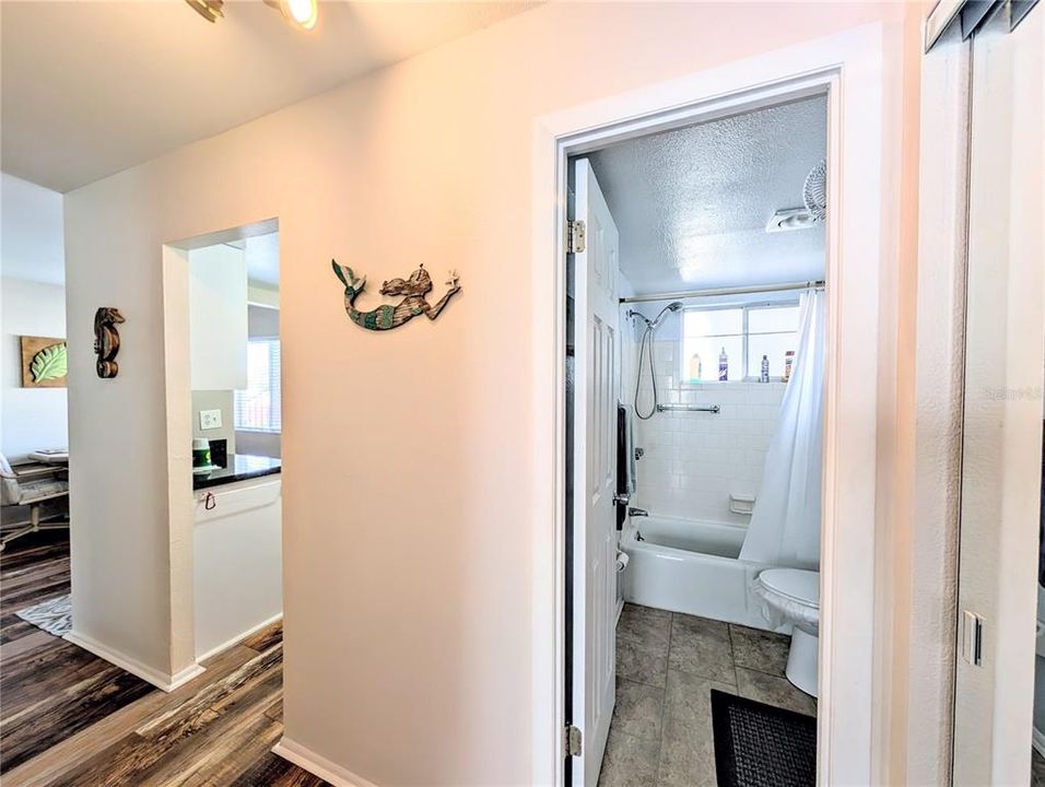 For Rent: $1,350 (1 beds, 1 baths, 576 Square Feet)