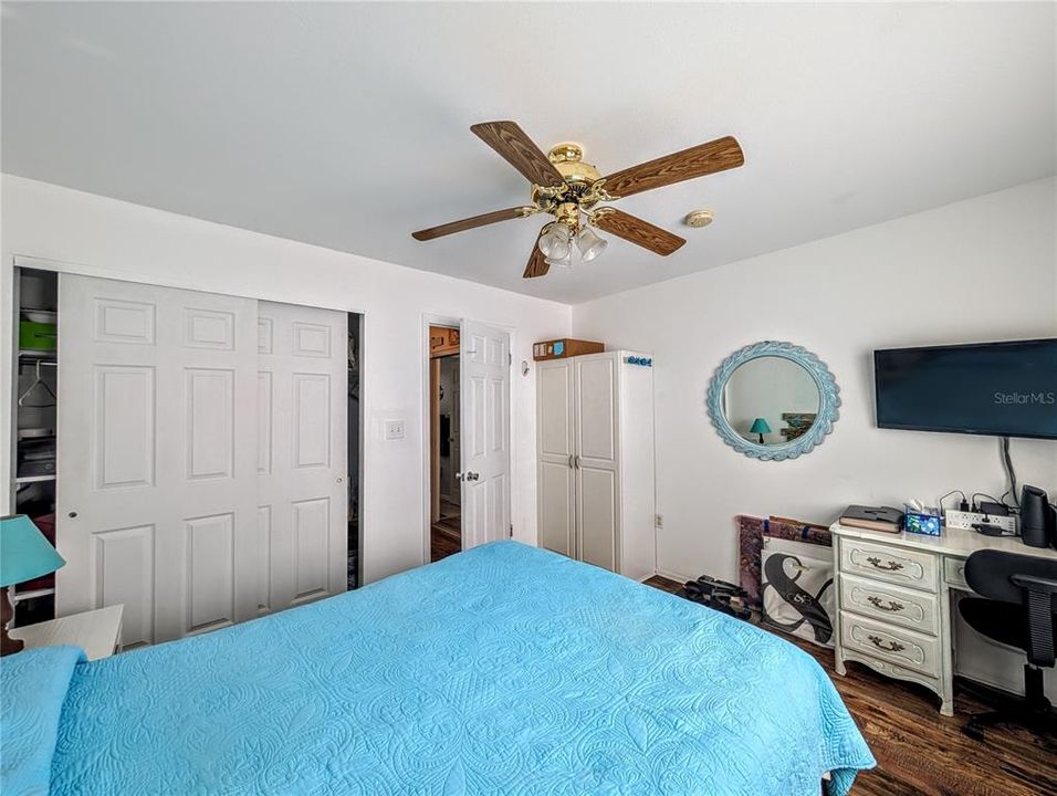 For Rent: $1,350 (1 beds, 1 baths, 576 Square Feet)