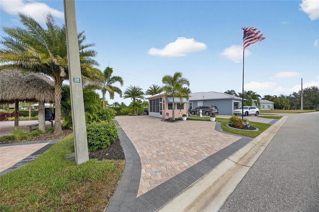 En Venta: $249,000 (0.09 acres)