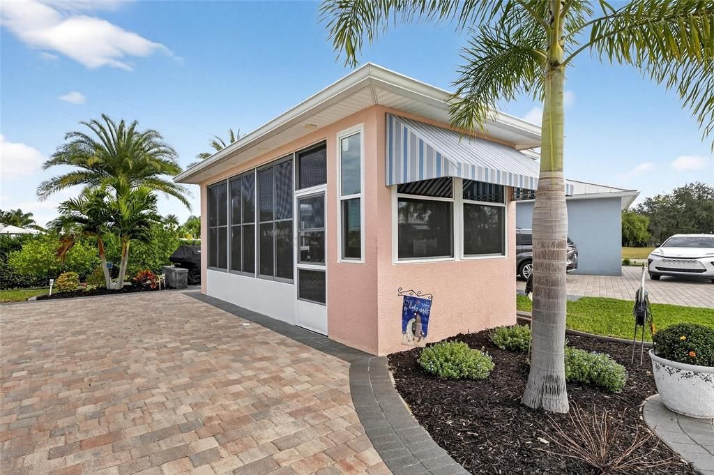 En Venta: $249,000 (0.09 acres)