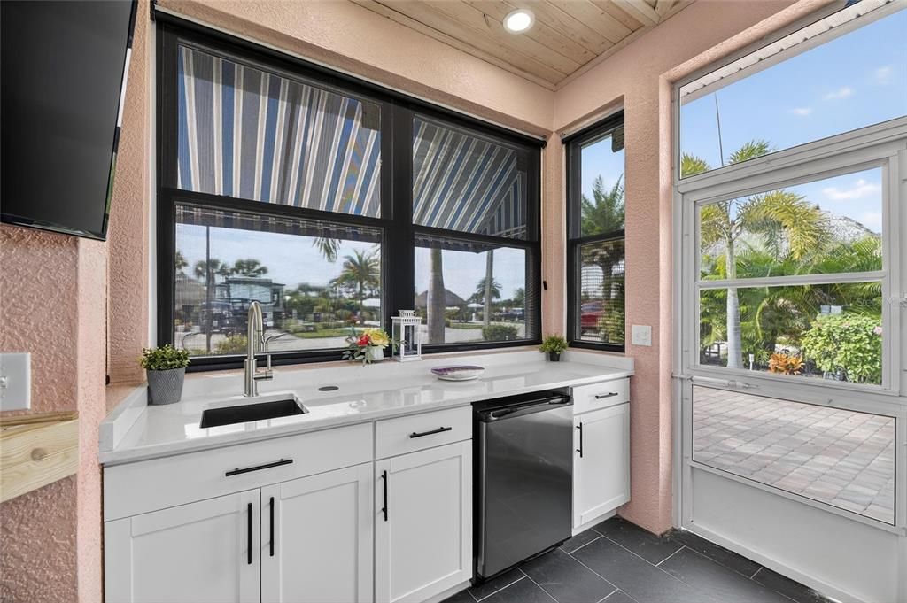 En Venta: $249,000 (0.09 acres)