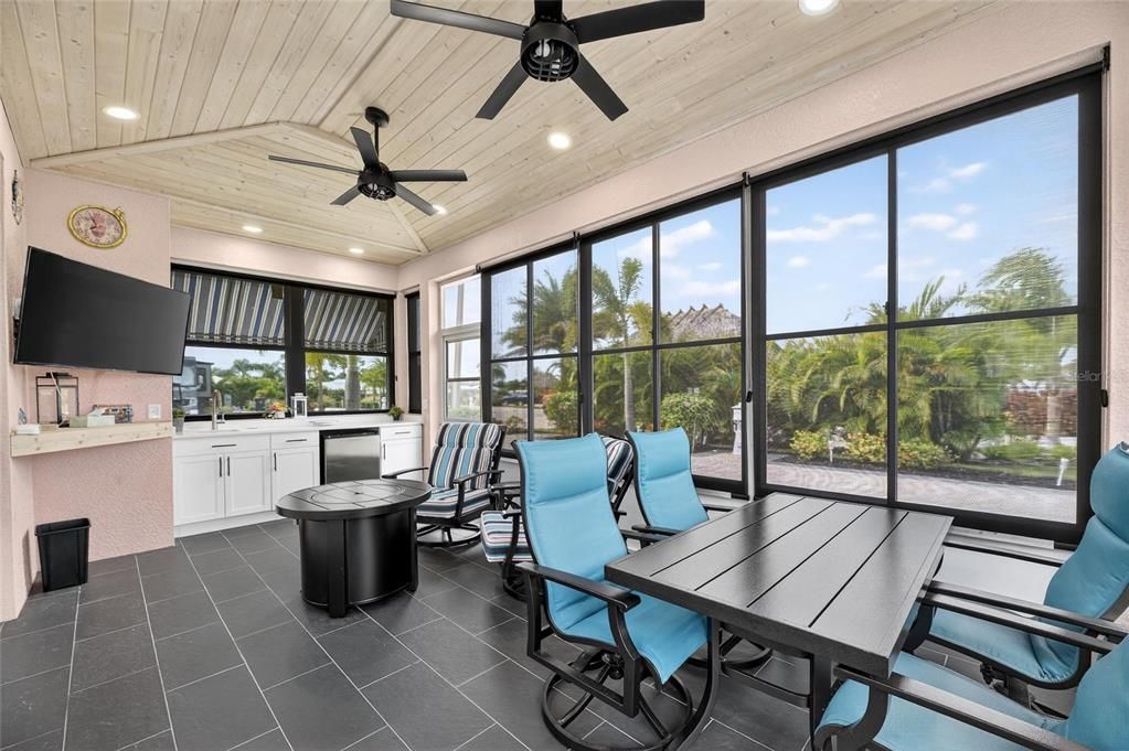 En Venta: $249,000 (0.09 acres)