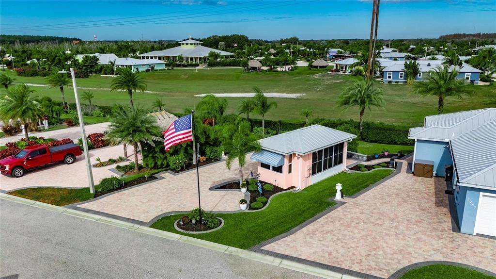 En Venta: $249,000 (0.09 acres)