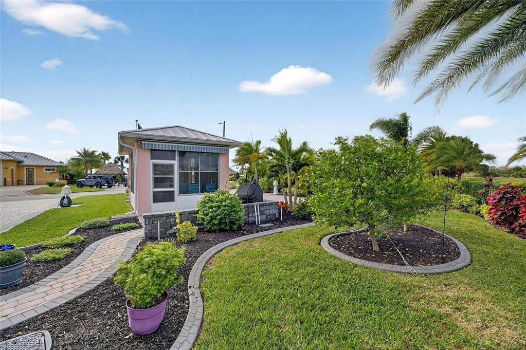 En Venta: $249,000 (0.09 acres)