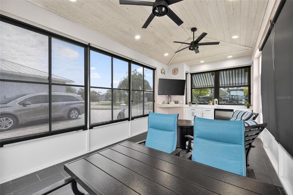 En Venta: $249,000 (0.09 acres)