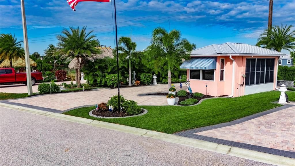 En Venta: $249,000 (0.09 acres)