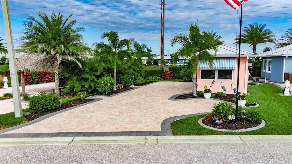 En Venta: $249,000 (0.09 acres)