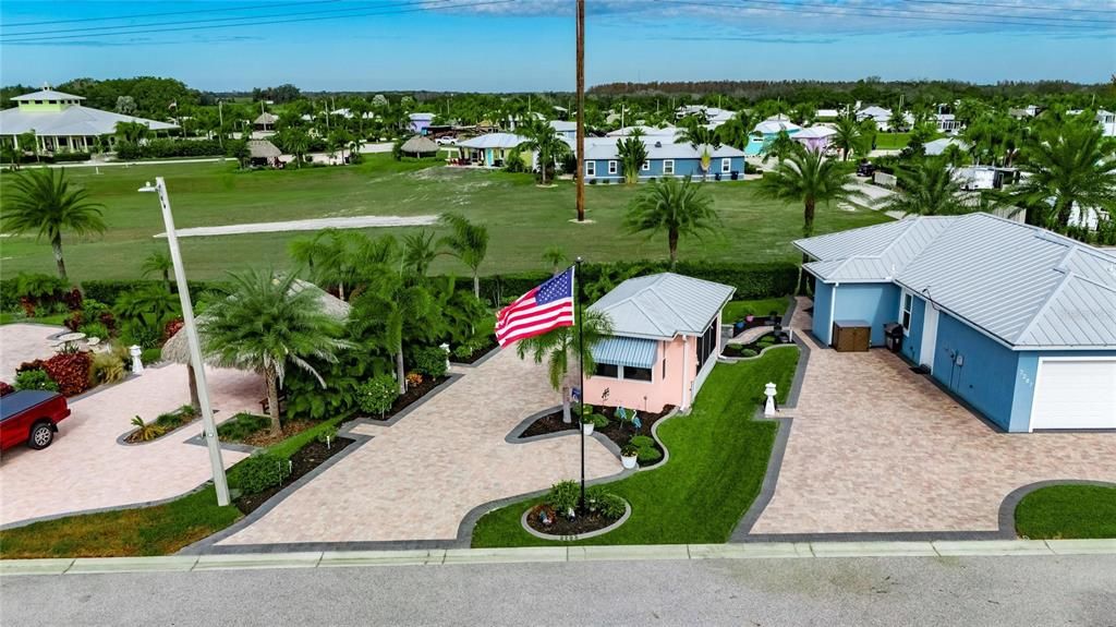 En Venta: $249,000 (0.09 acres)