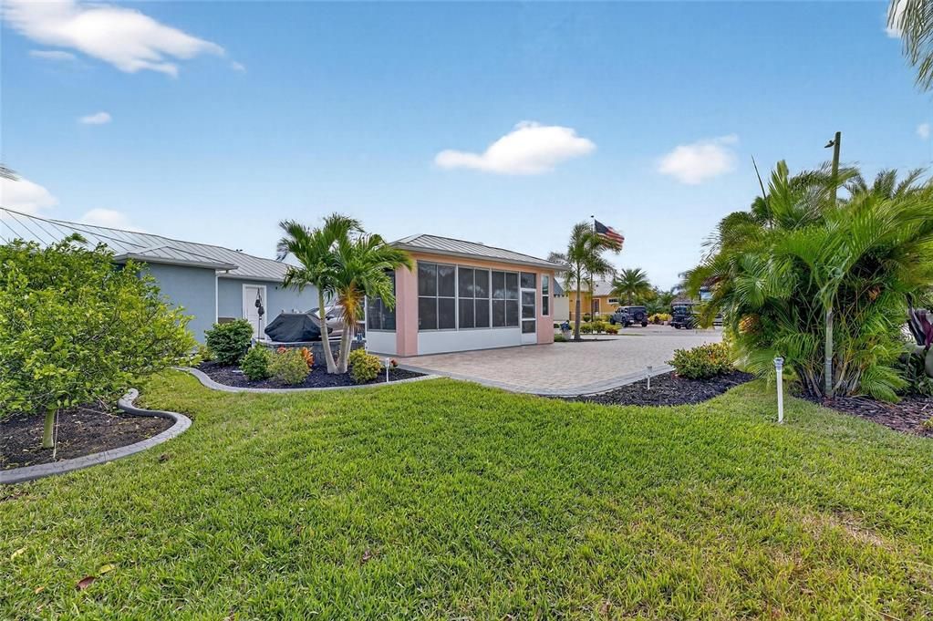 En Venta: $249,000 (0.09 acres)