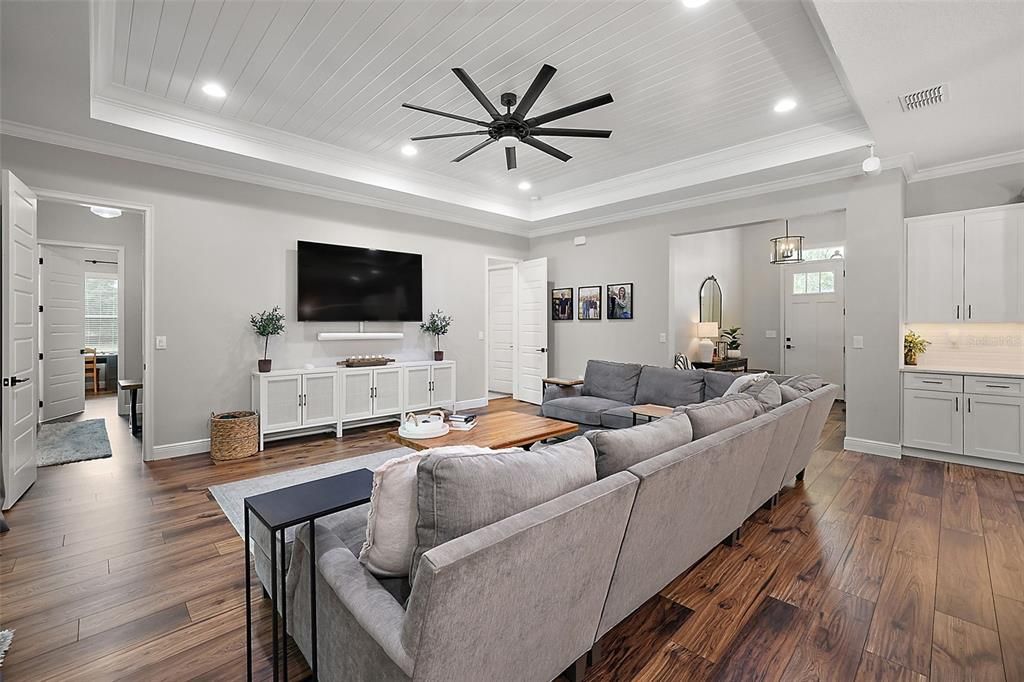 合同活跃: $849,900 (4 贝兹, 3 浴室, 3414 平方英尺)